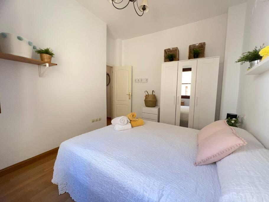 Apartamento Muy Centrico En Granada Kültér fotó